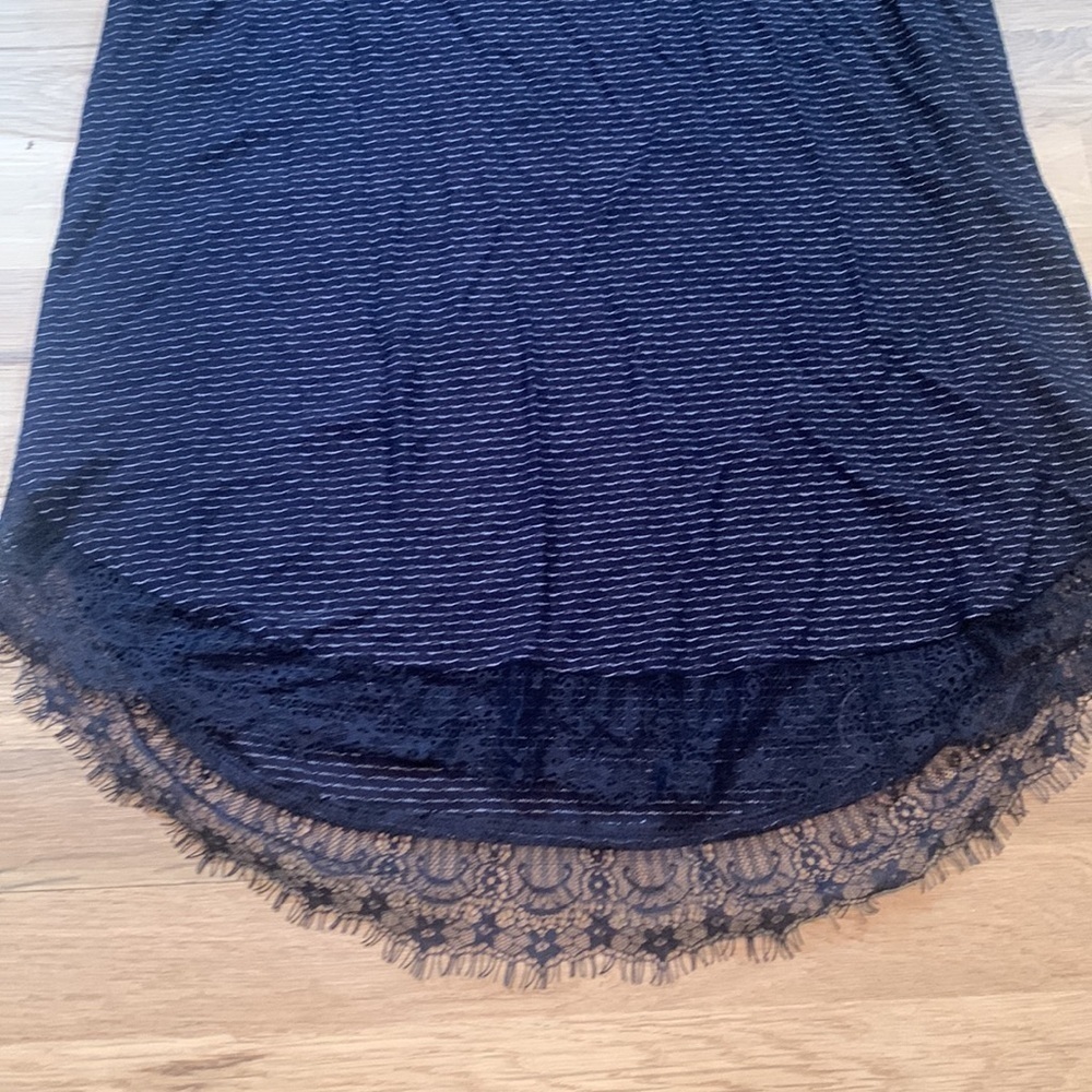 LAUREN Conrad Short Sleeve Knit Blouse w/ Lace Trim Navy Blue Women’s M - Picture 3 of 15